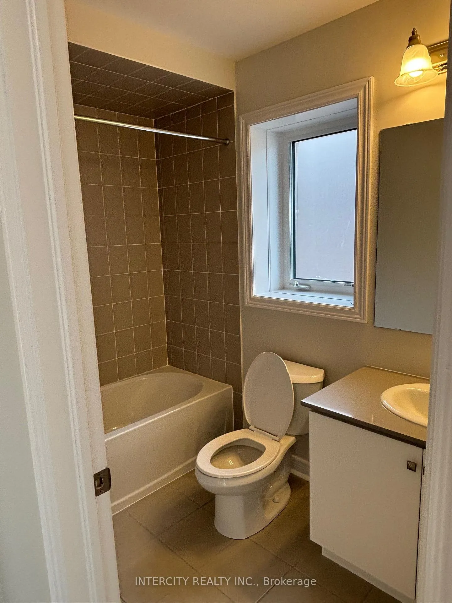 Photo 11 of 339 Inspire Boulevard, Brampton, Sandringham-Wellington North — HOMEH