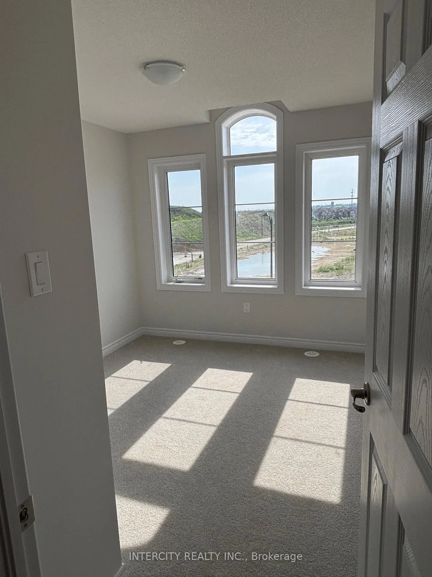 Photo 12 of 339 Inspire Boulevard, Brampton, Sandringham-Wellington North — HOMEH