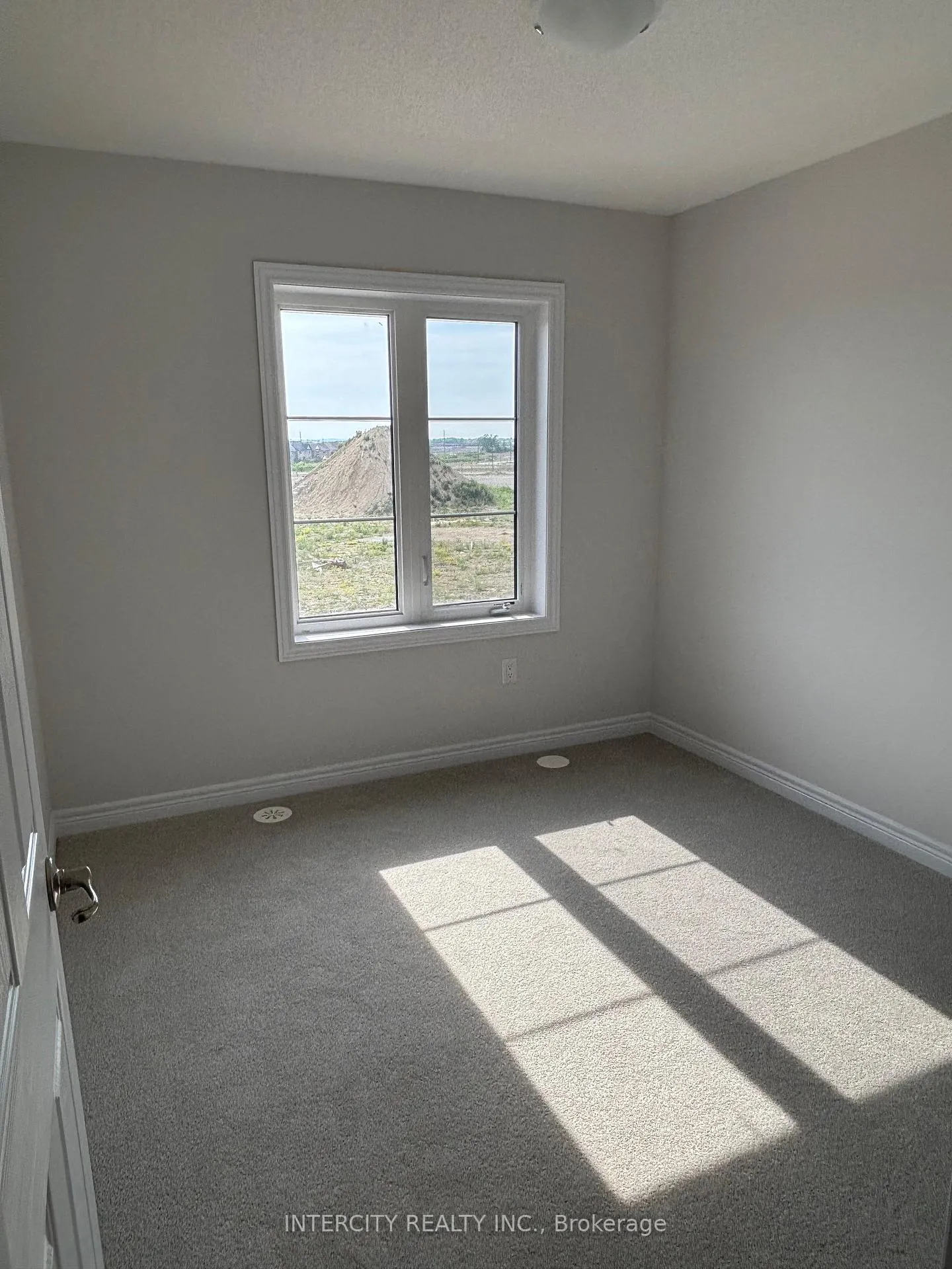 Photo 13 of 339 Inspire Boulevard, Brampton, Sandringham-Wellington North — HOMEH
