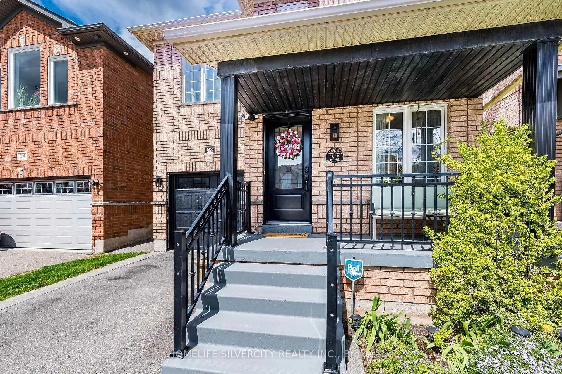 Photo 4 of 32 Continental Road, Brampton, Fletcher's Meadow — HOMEH