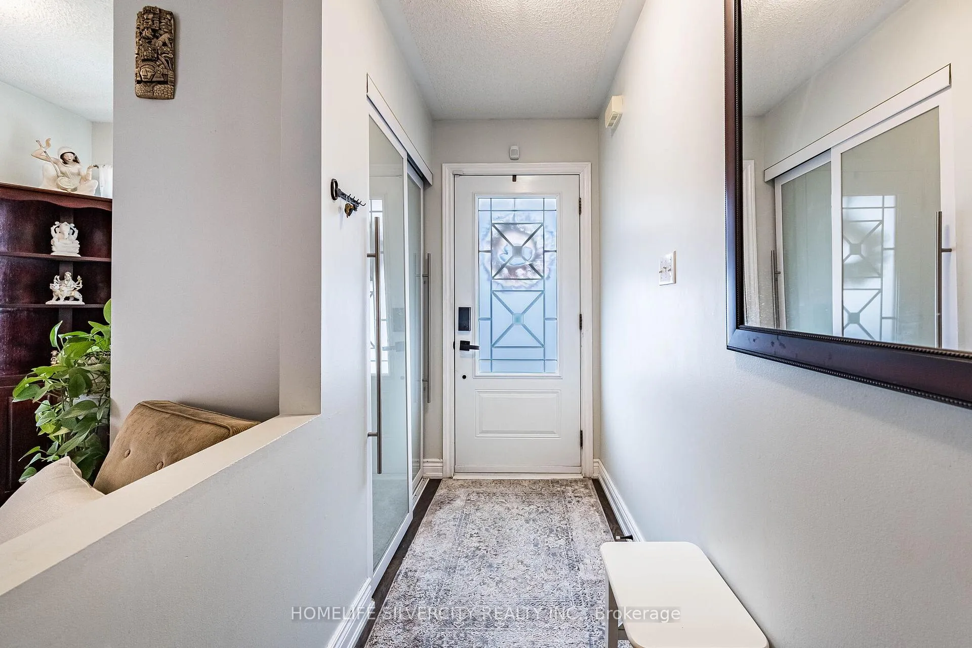 Photo 6 of 32 Continental Road, Brampton, Fletcher's Meadow — HOMEH