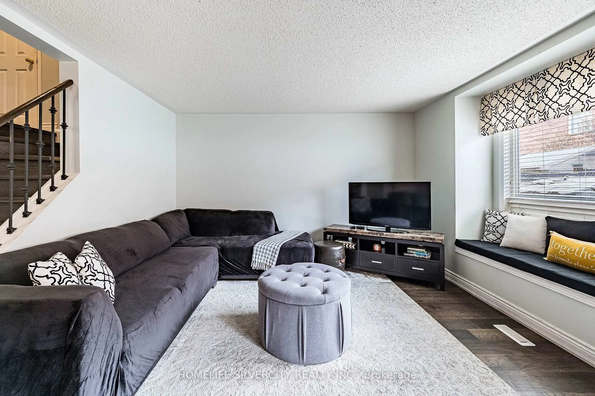 Photo 19 of 32 Continental Road, Brampton, Fletcher's Meadow — HOMEH