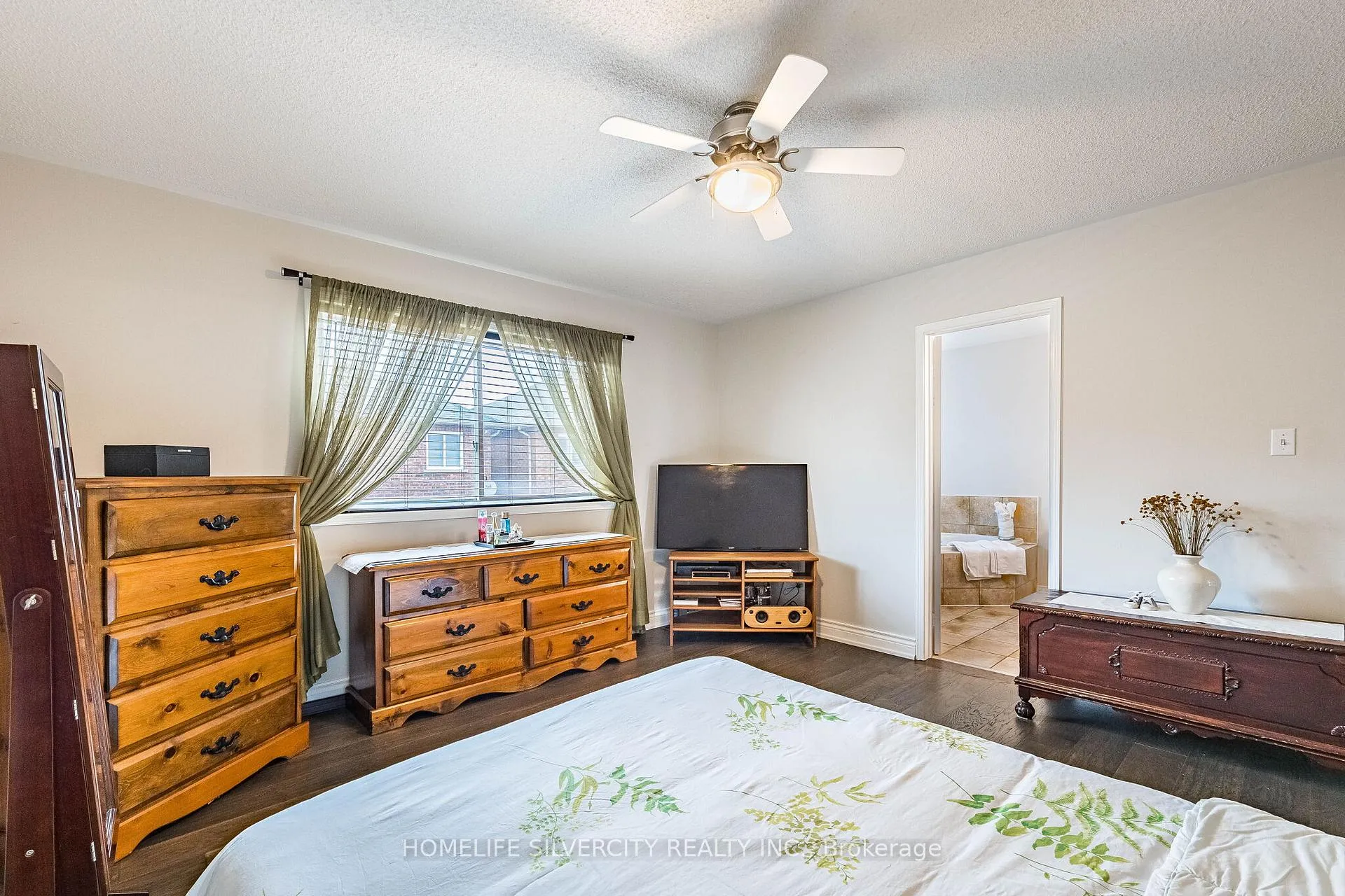 Photo 27 of 32 Continental Road, Brampton, Fletcher's Meadow — HOMEH