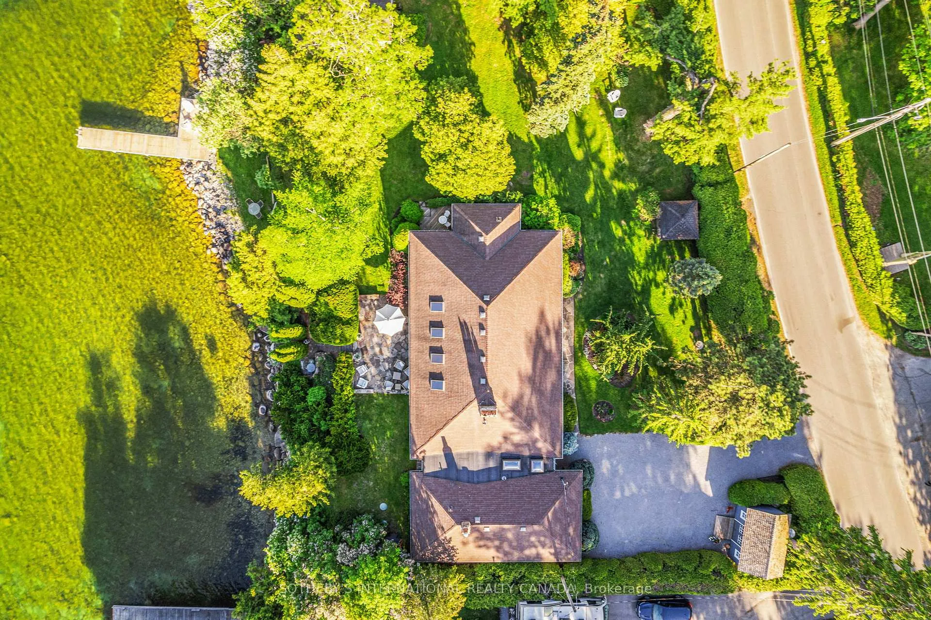 Photo 3 of 30 Hedge Road, Georgina, Sutton & Jackson's Point — HOMEH
