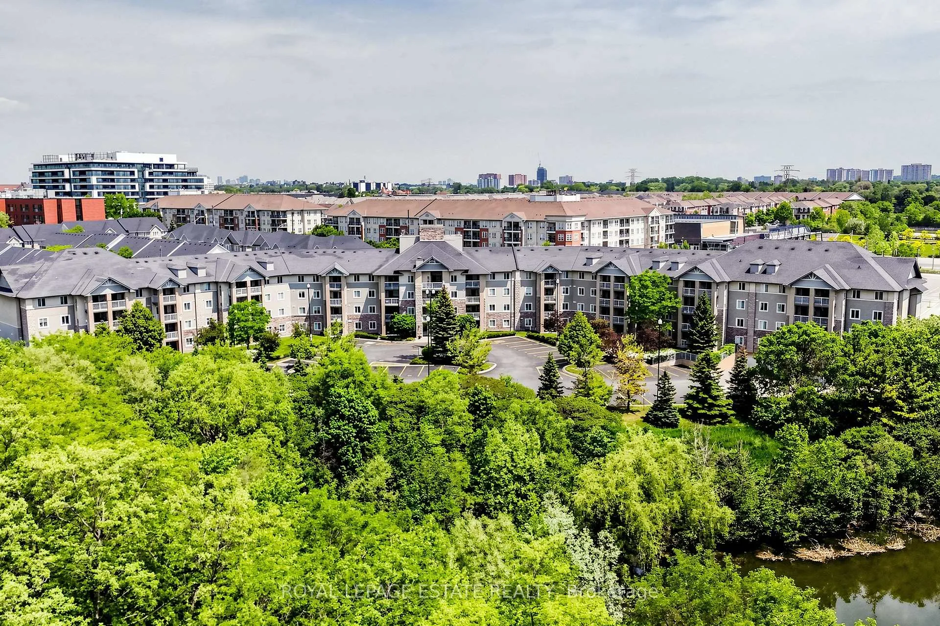 Front of Unit 331, 684 Warden Avenue