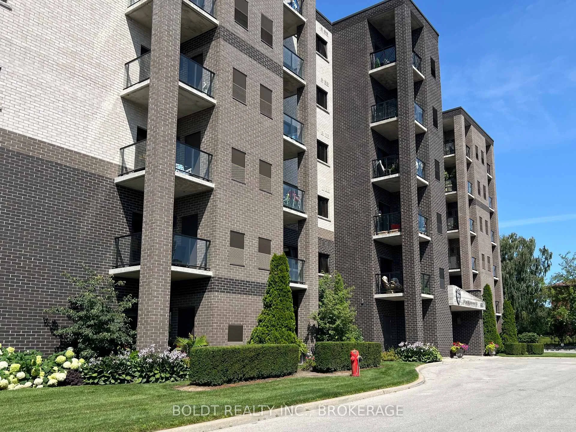 Photo 2 of Unit 407, 5837 Dunn Street, Niagara Falls, Dorchester — HOMEH