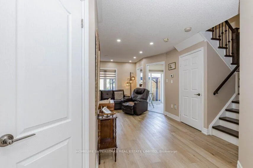 Photo 6 of 50 Culture Crescent, Brampton, Fletcher's Creek Village — HOMEH