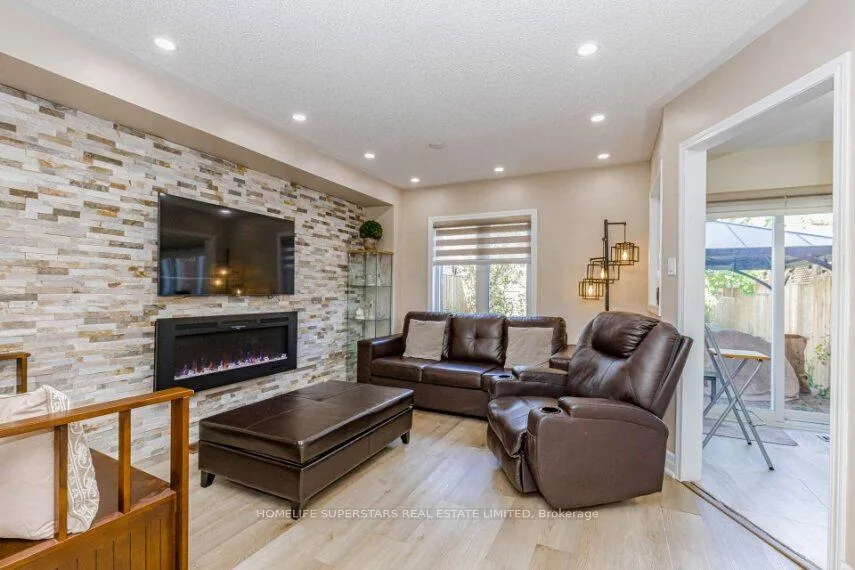Photo 8 of 50 Culture Crescent, Brampton, Fletcher's Creek Village — HOMEH
