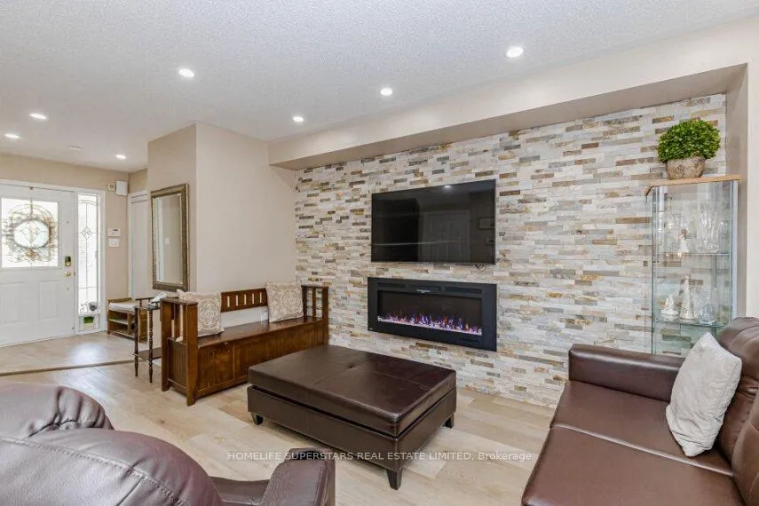 Photo 10 of 50 Culture Crescent, Brampton, Fletcher's Creek Village — HOMEH