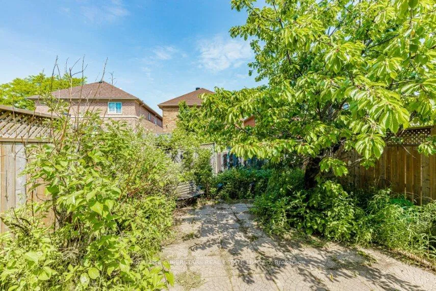 Photo 35 of 50 Culture Crescent, Brampton, Fletcher's Creek Village — HOMEH