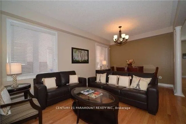 Photo 3 of Unit Upper, 61 Summitgreen Crescent, Brampton, Sandringham-Wellington North — HOMEH
