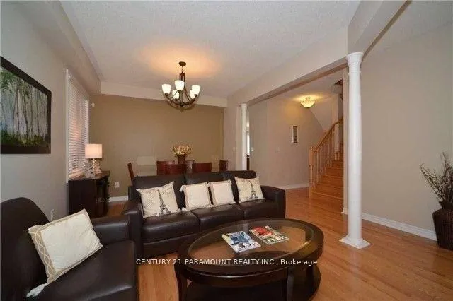 Photo 4 of Unit Upper, 61 Summitgreen Crescent, Brampton, Sandringham-Wellington North — HOMEH