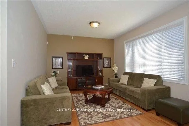 Photo 7 of Unit Upper, 61 Summitgreen Crescent, Brampton, Sandringham-Wellington North — HOMEH