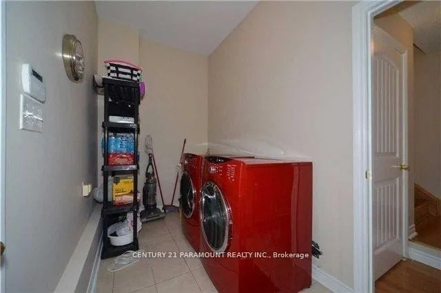 Photo 9 of Unit Upper, 61 Summitgreen Crescent, Brampton, Sandringham-Wellington North — HOMEH