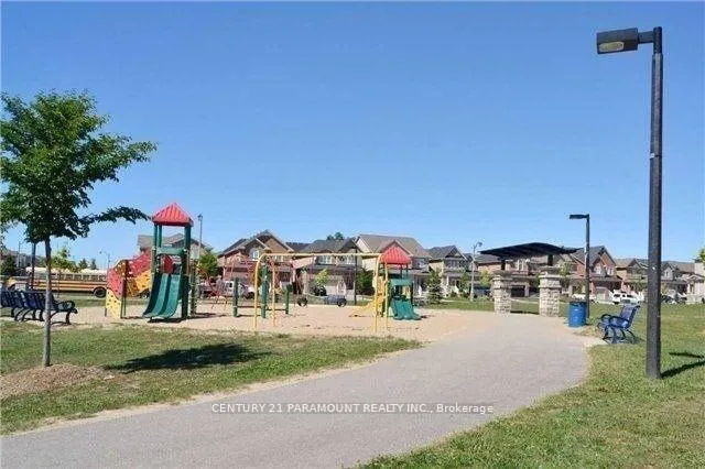 Photo 16 of Unit Upper, 61 Summitgreen Crescent, Brampton, Sandringham-Wellington North — HOMEH