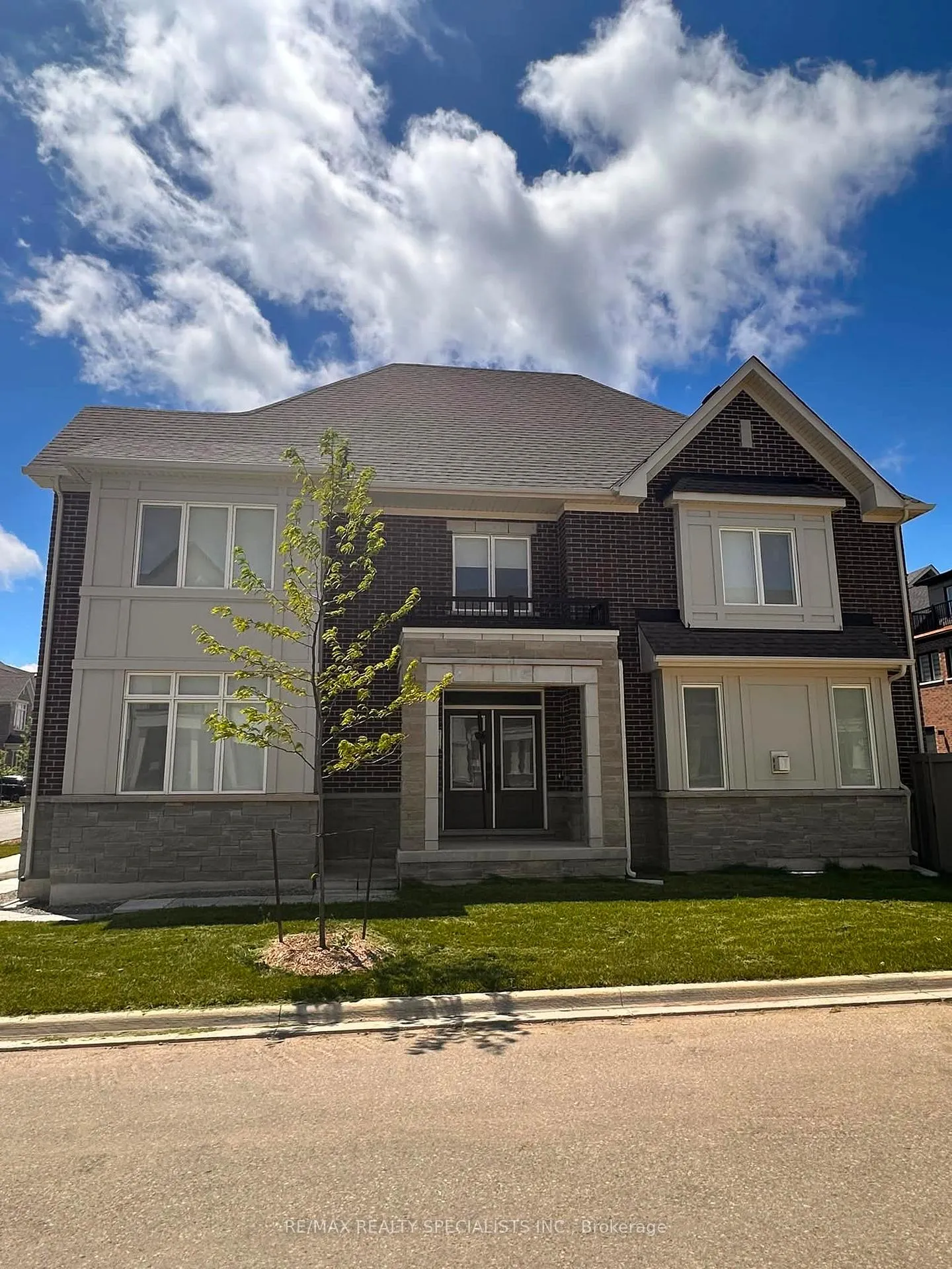 Photo 2 of 2 Oceanic Avenue, Brampton, Northwest Brampton — HOMEH