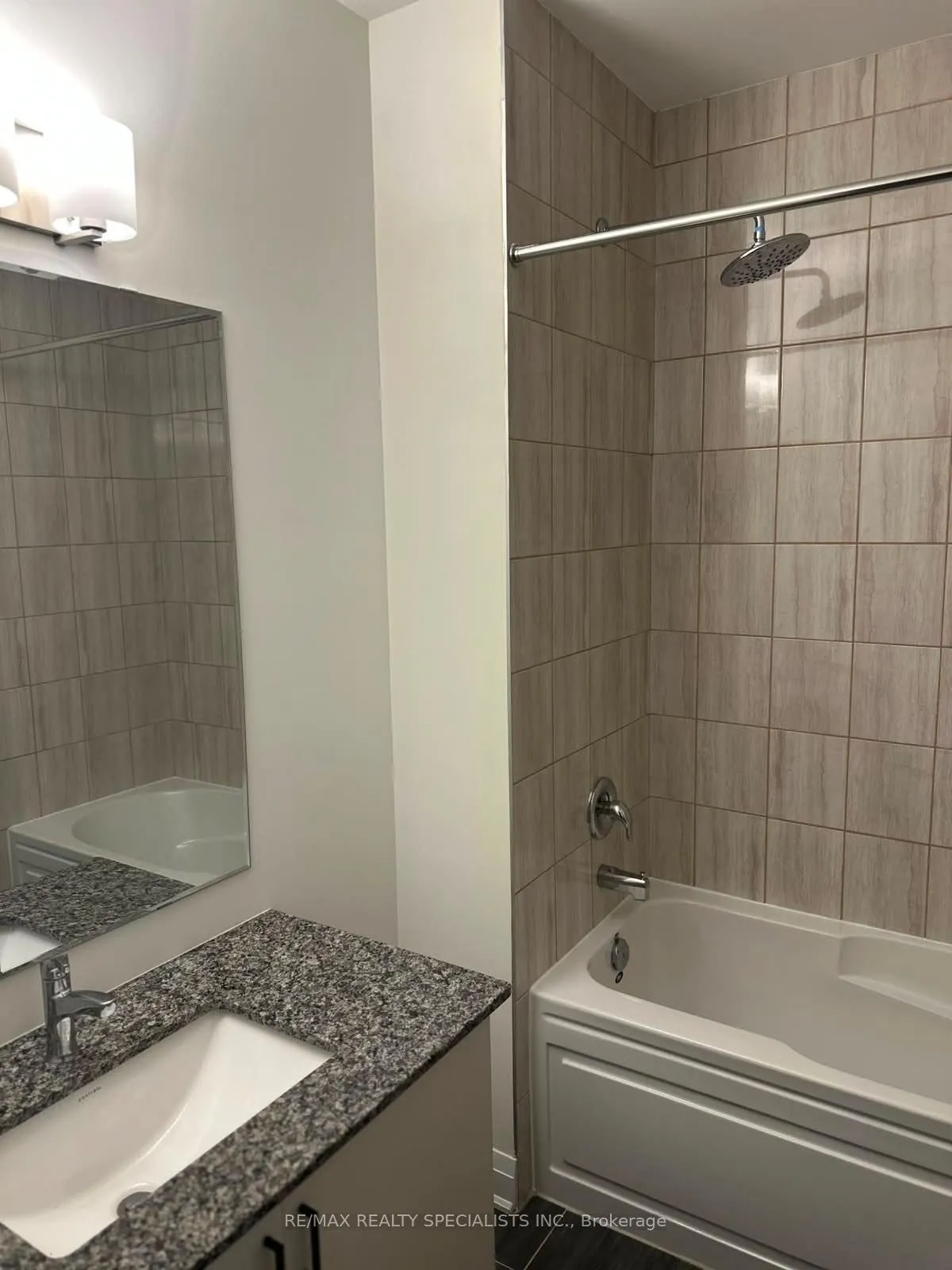 Photo 11 of 2 Oceanic Avenue, Brampton, Northwest Brampton — HOMEH