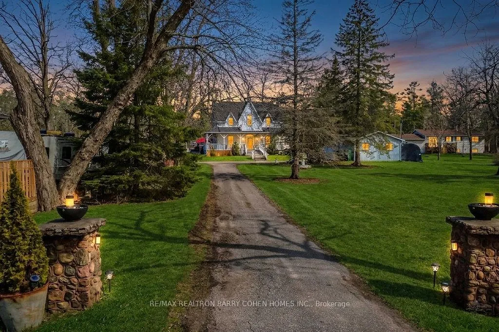 Photo 3 of 8 Lakeshore Road E, Oro-Medonte, Rural Oro-Medonte — HOMEH