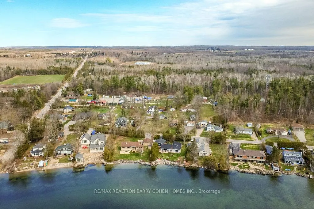 Photo 5 of 8 Lakeshore Road E, Oro-Medonte, Rural Oro-Medonte — HOMEH