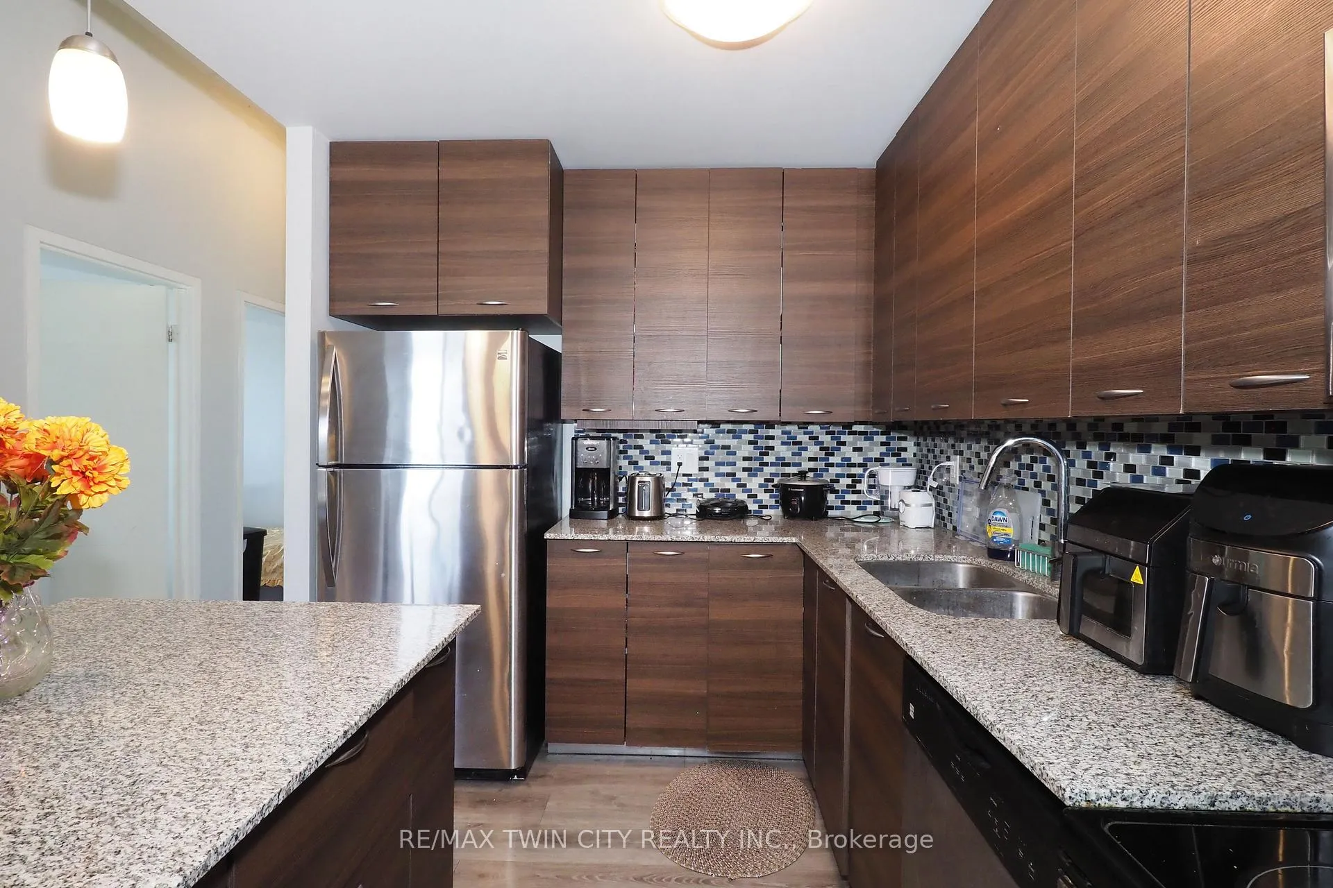 Photo 10 of Unit 2203, 318 Spruce Street, Waterloo, Beechwood/University — HOMEH