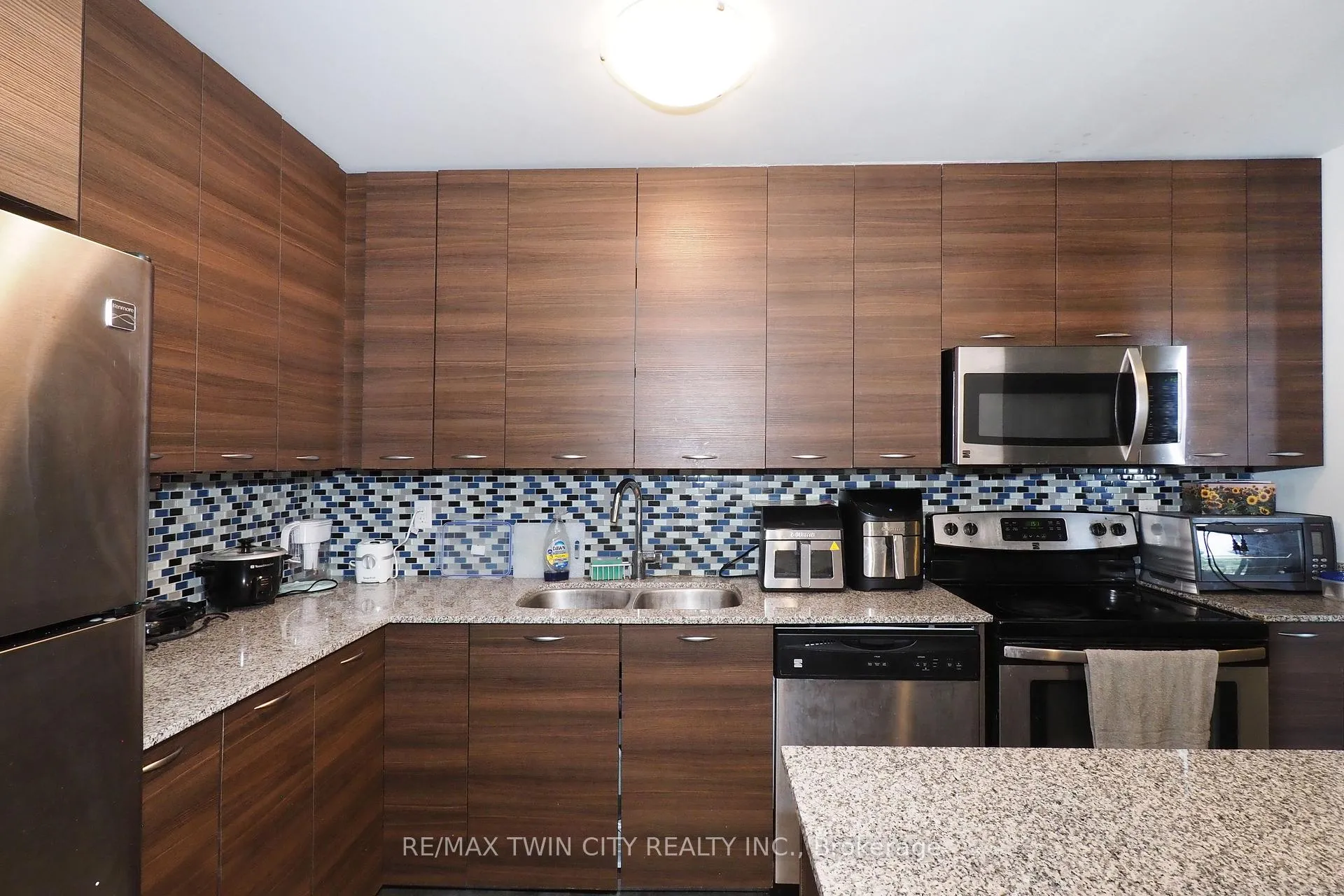 Photo 11 of Unit 2203, 318 Spruce Street, Waterloo, Beechwood/University — HOMEH
