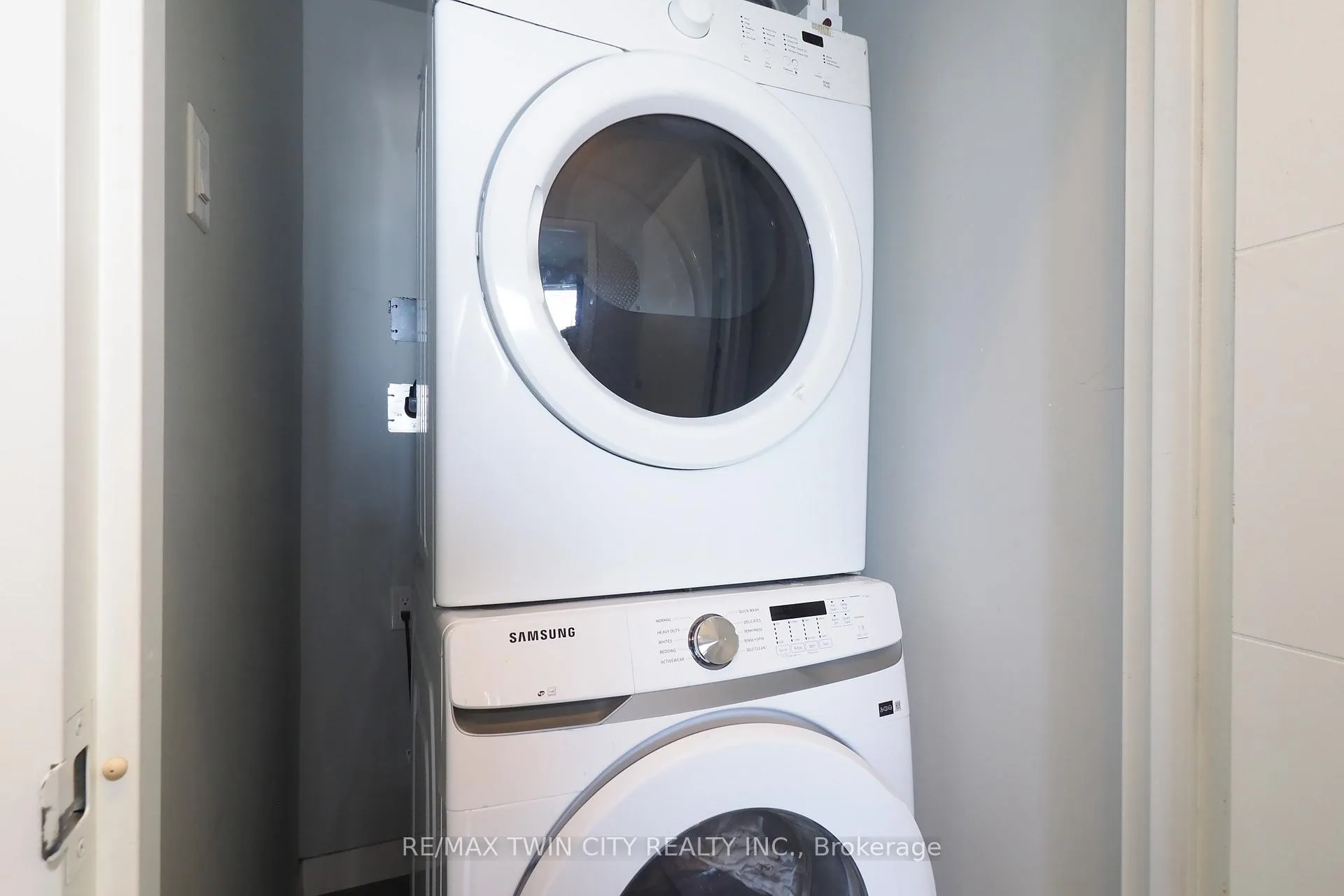 Photo 23 of Unit 2203, 318 Spruce Street, Waterloo, Beechwood/University — HOMEH