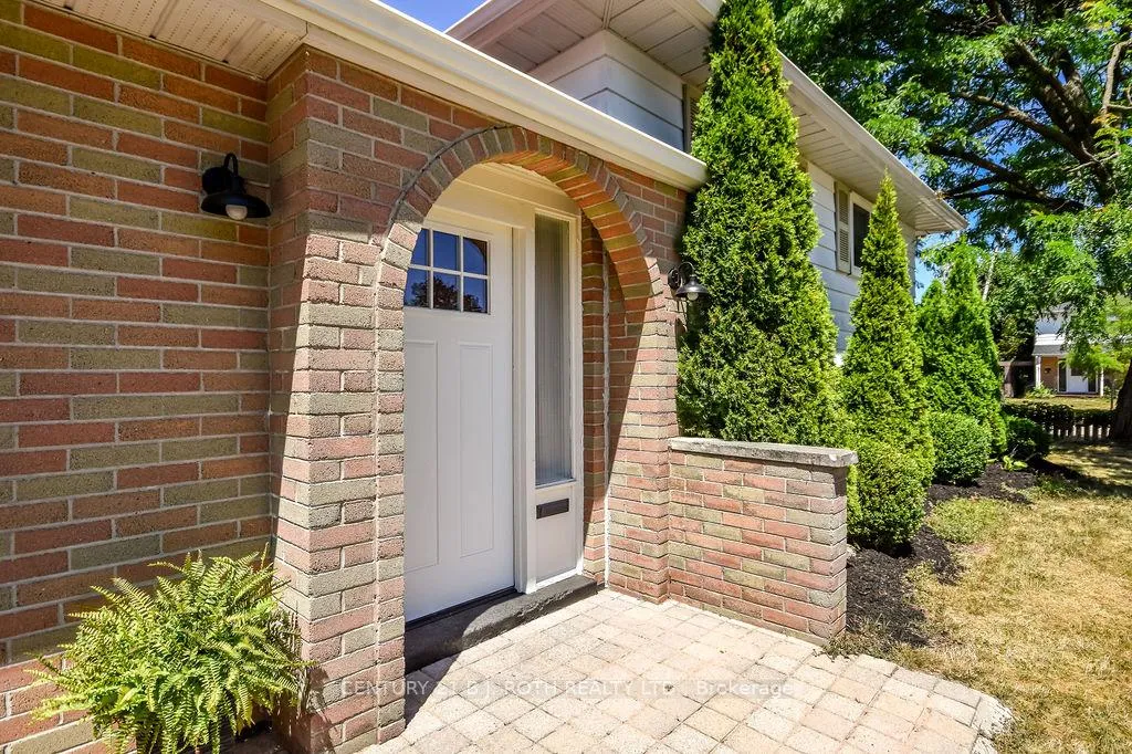 Photo 5 of 32 Lonsdale Place, Barrie, Grove East — HOMEH