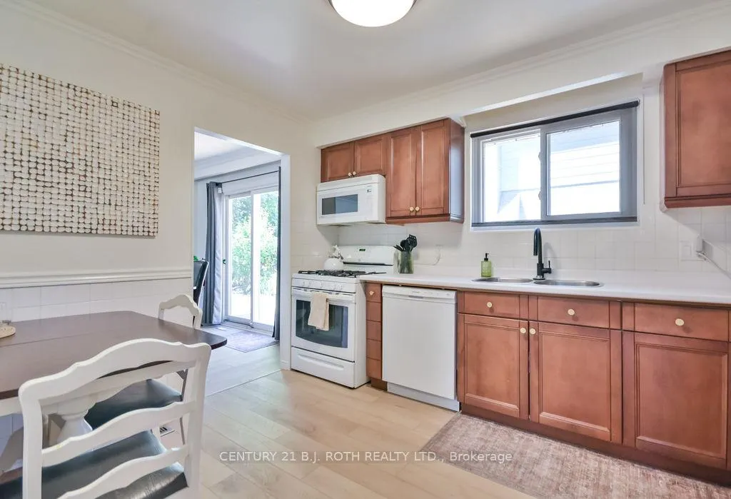 Photo 11 of 32 Lonsdale Place, Barrie, Grove East — HOMEH