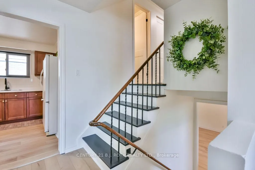 Photo 14 of 32 Lonsdale Place, Barrie, Grove East — HOMEH