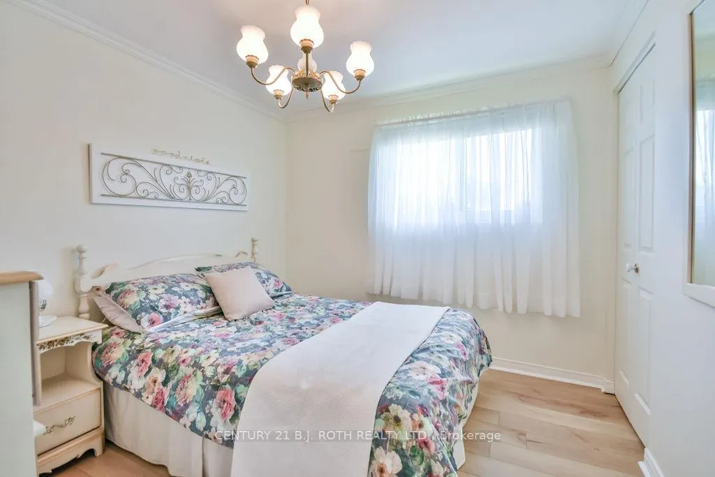 Photo 15 of 32 Lonsdale Place, Barrie, Grove East — HOMEH