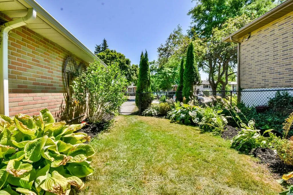 Photo 34 of 32 Lonsdale Place, Barrie, Grove East — HOMEH