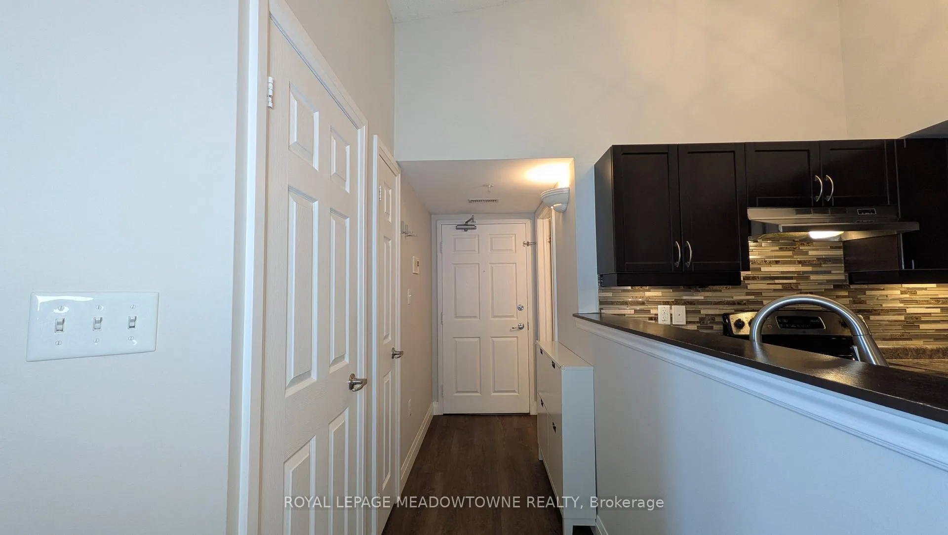 Photo 4 of Unit 404, 1350 Main Street, Milton, Dempsey — HOMEH