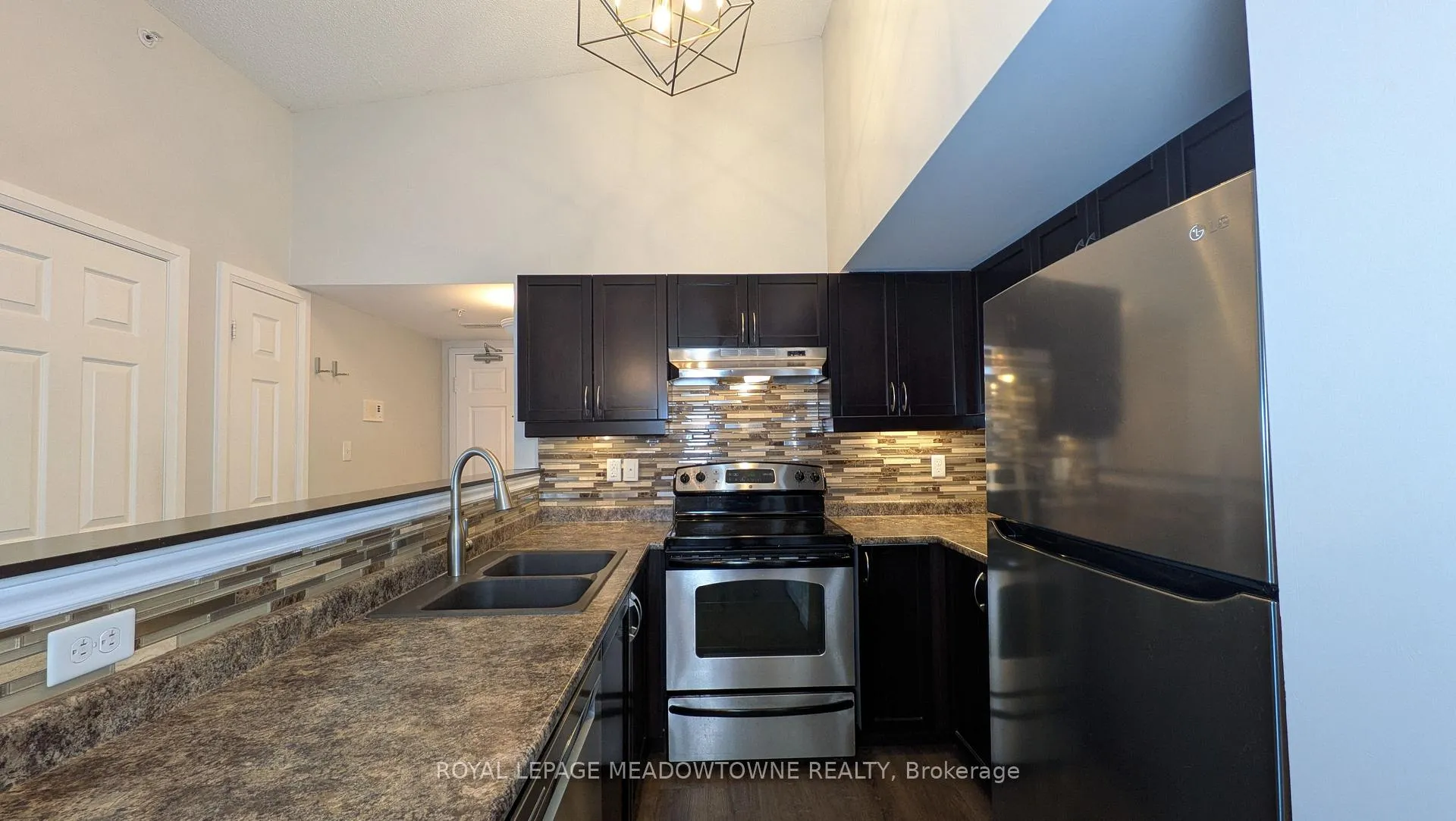 Photo 8 of Unit 404, 1350 Main Street, Milton, Dempsey — HOMEH