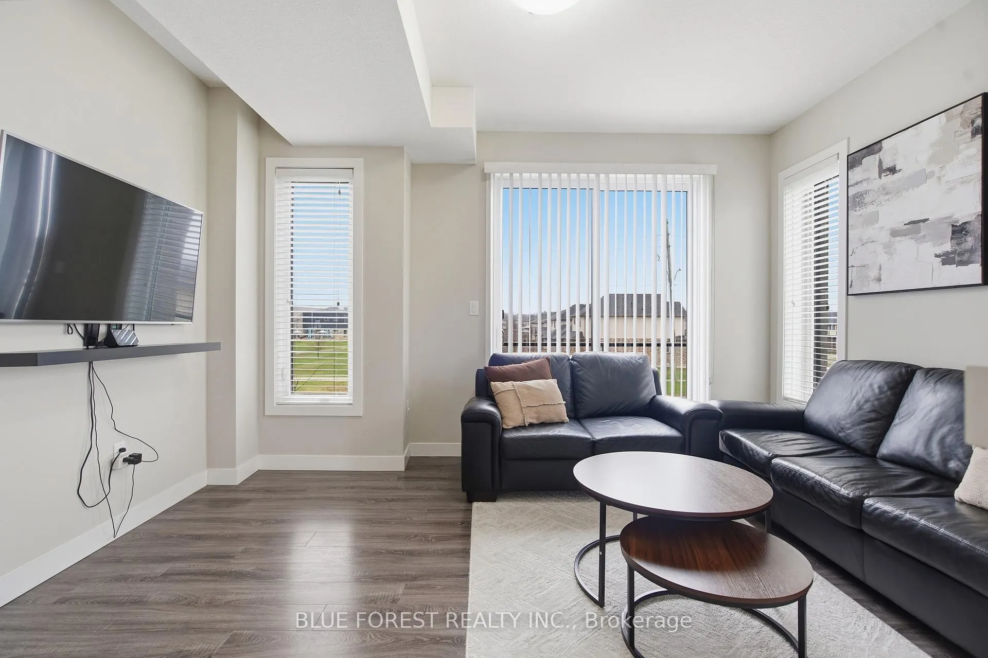 Photo 9 of 933 Sarnia Road, London, North M — HOMEH