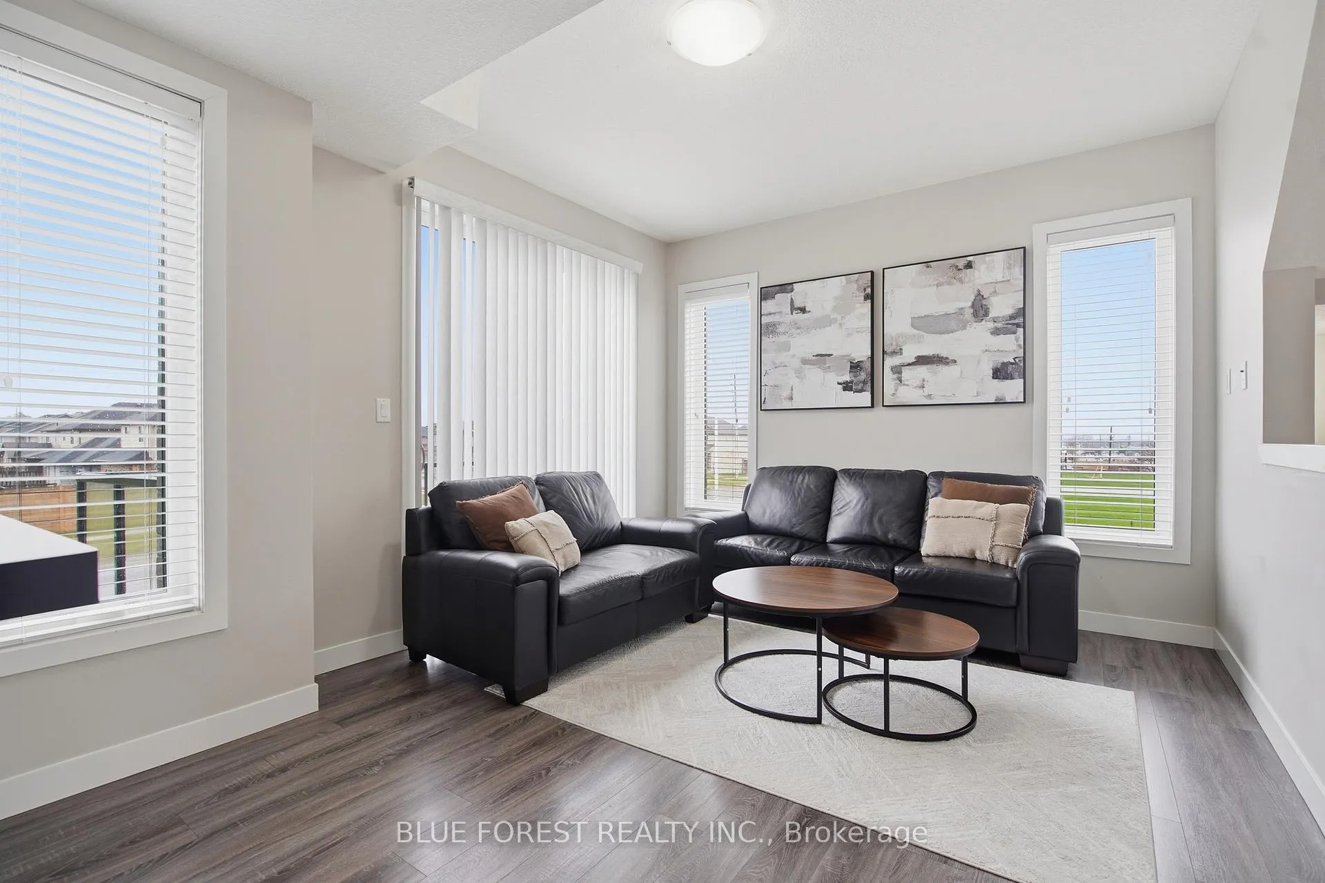 Photo 10 of 933 Sarnia Road, London, North M — HOMEH