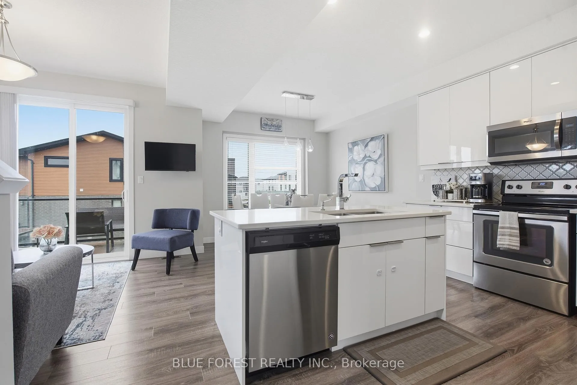 Photo 13 of 933 Sarnia Road, London, North M — HOMEH