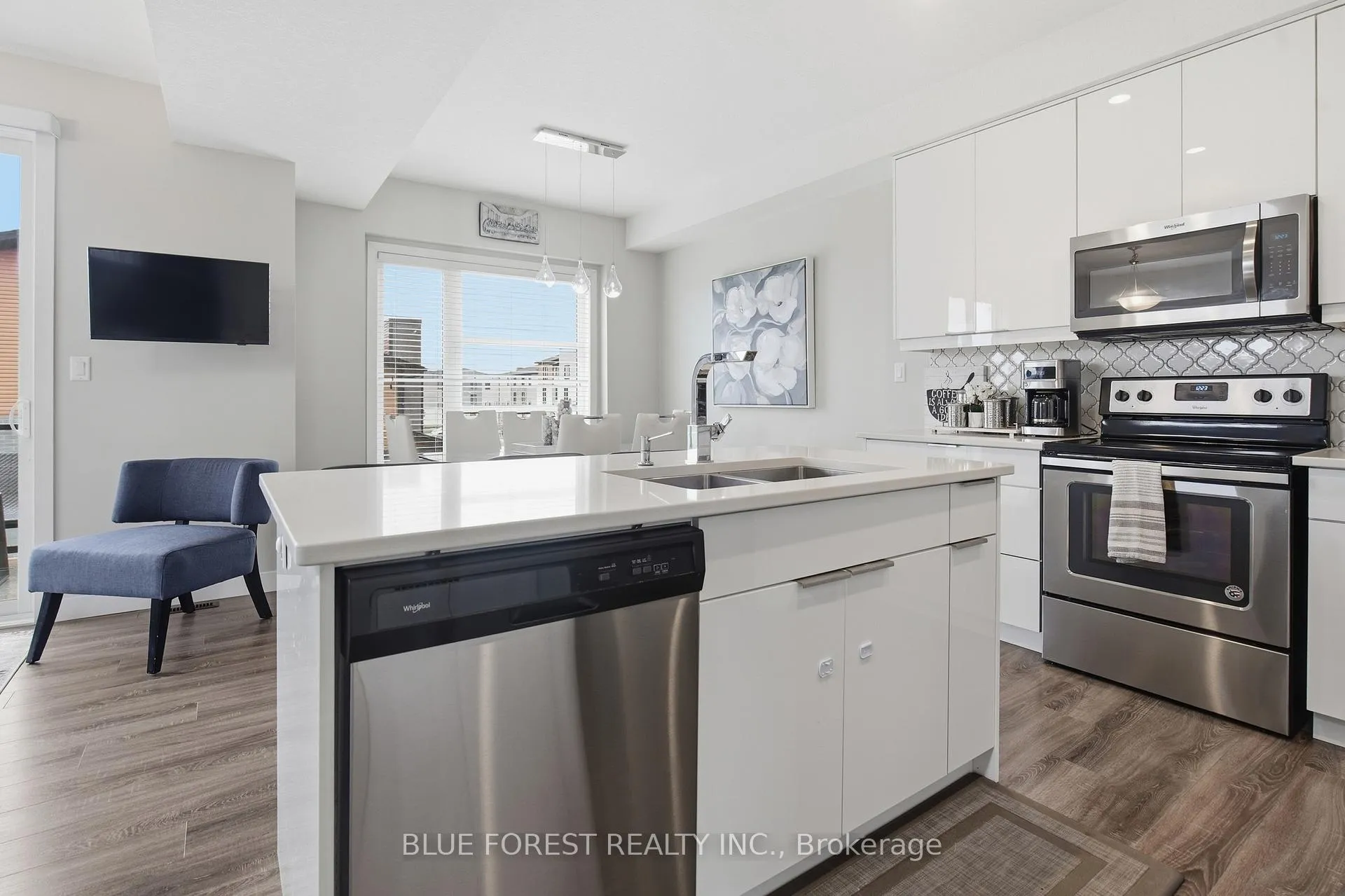 Photo 18 of 933 Sarnia Road, London, North M — HOMEH