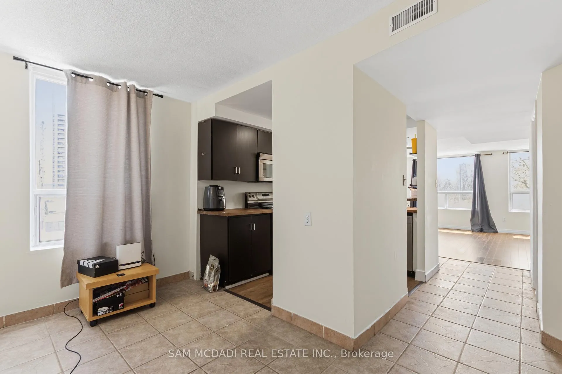 Photo 6 of Unit 201, 400 York Boulevard, Hamilton, Strathcona — HOMEH