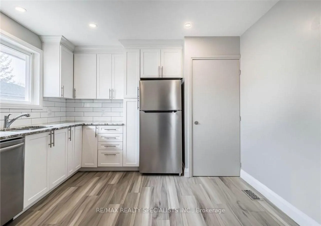 Photo 9 of Unit Upper, 226 Overlea Drive, Kitchener, Victoria Hills — HOMEH