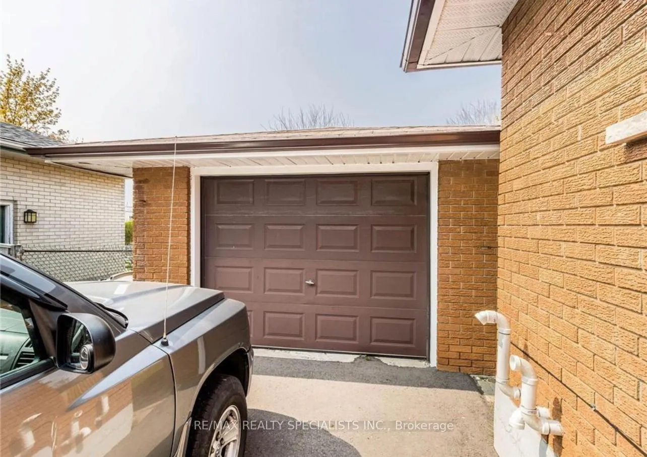 Photo 15 of Unit Upper, 226 Overlea Drive, Kitchener, Victoria Hills — HOMEH