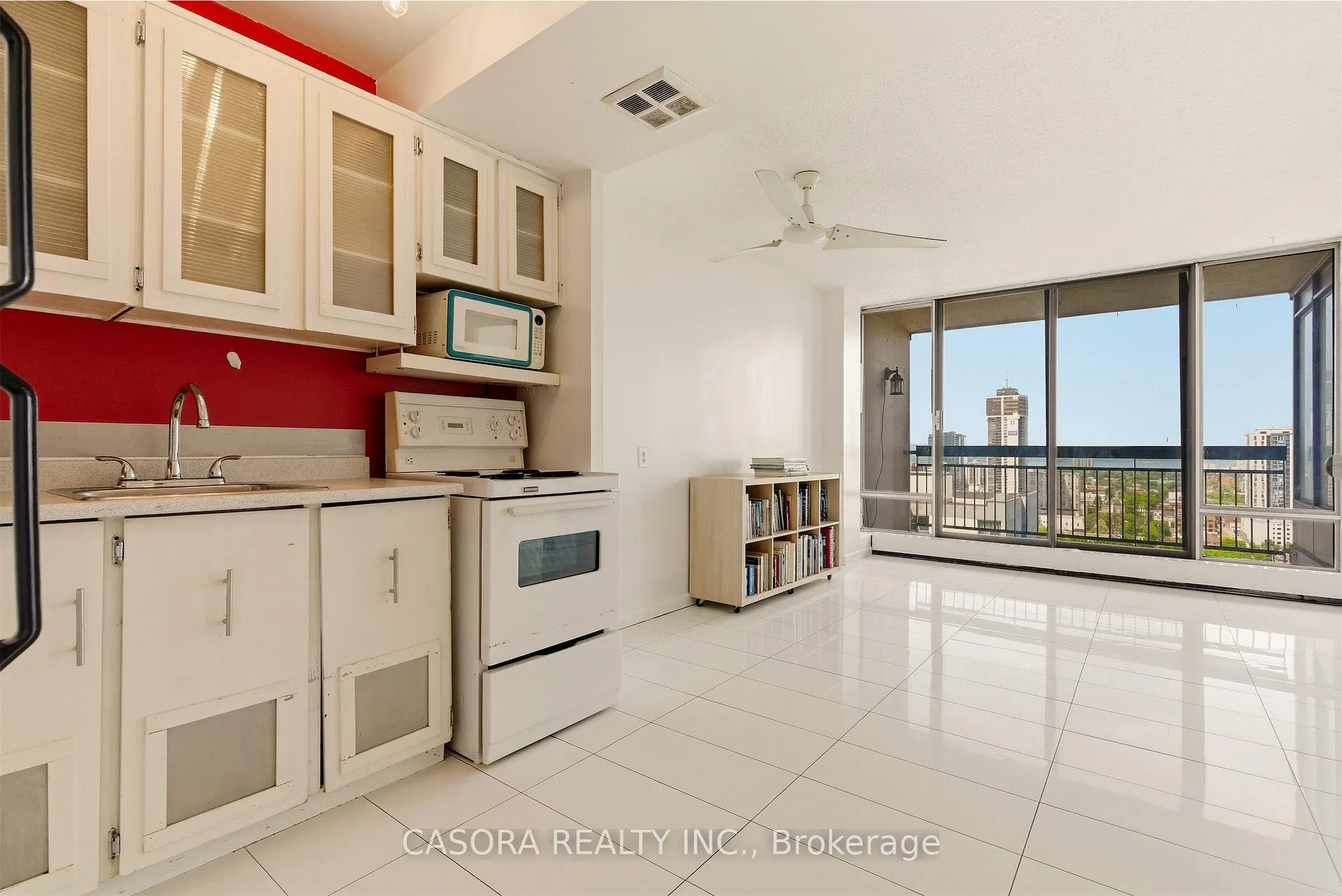 Photo 10 of Unit 2403, 150 Charlton Avenue E, Hamilton, Corktown — HOMEH