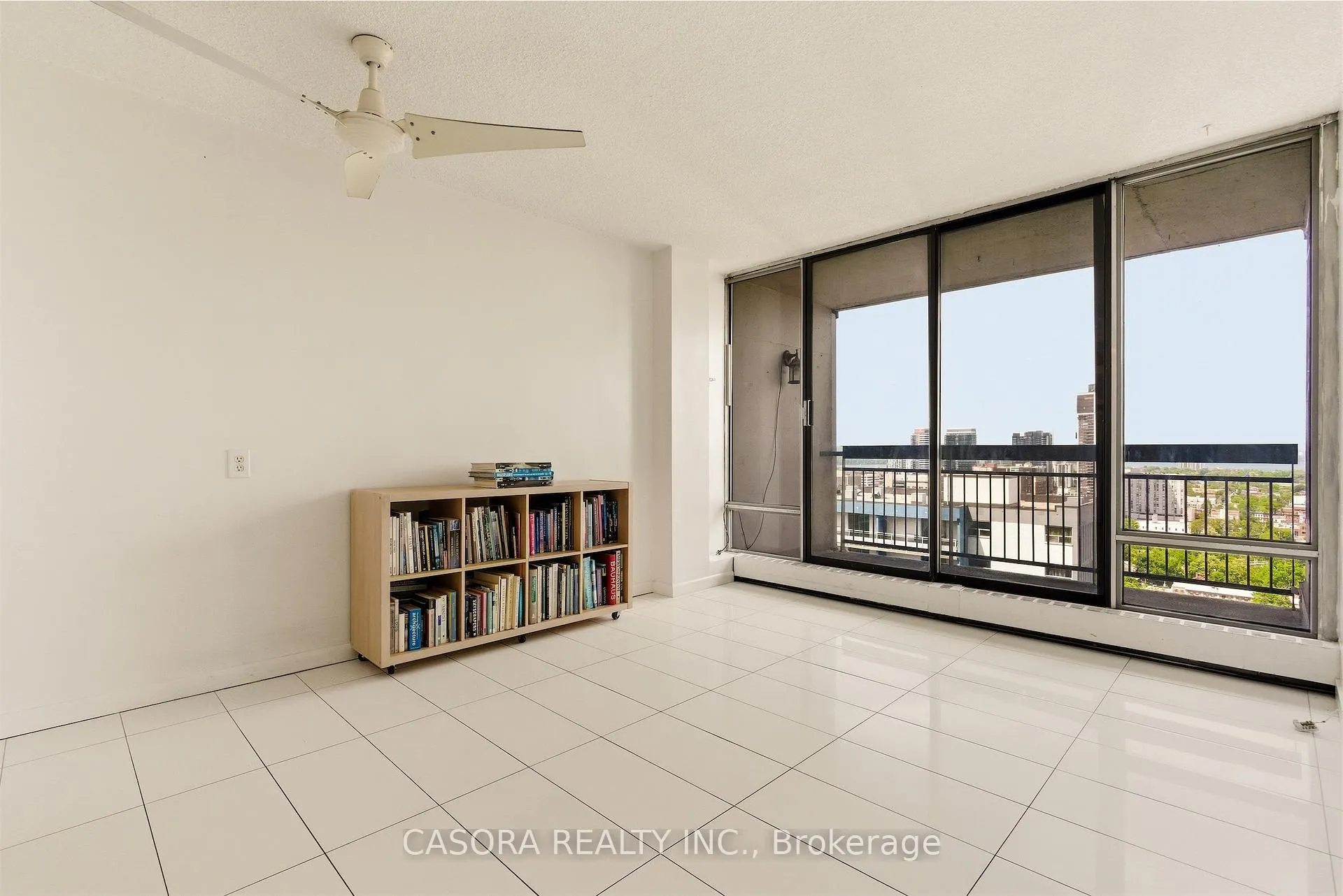 Photo 16 of Unit 2403, 150 Charlton Avenue E, Hamilton, Corktown — HOMEH