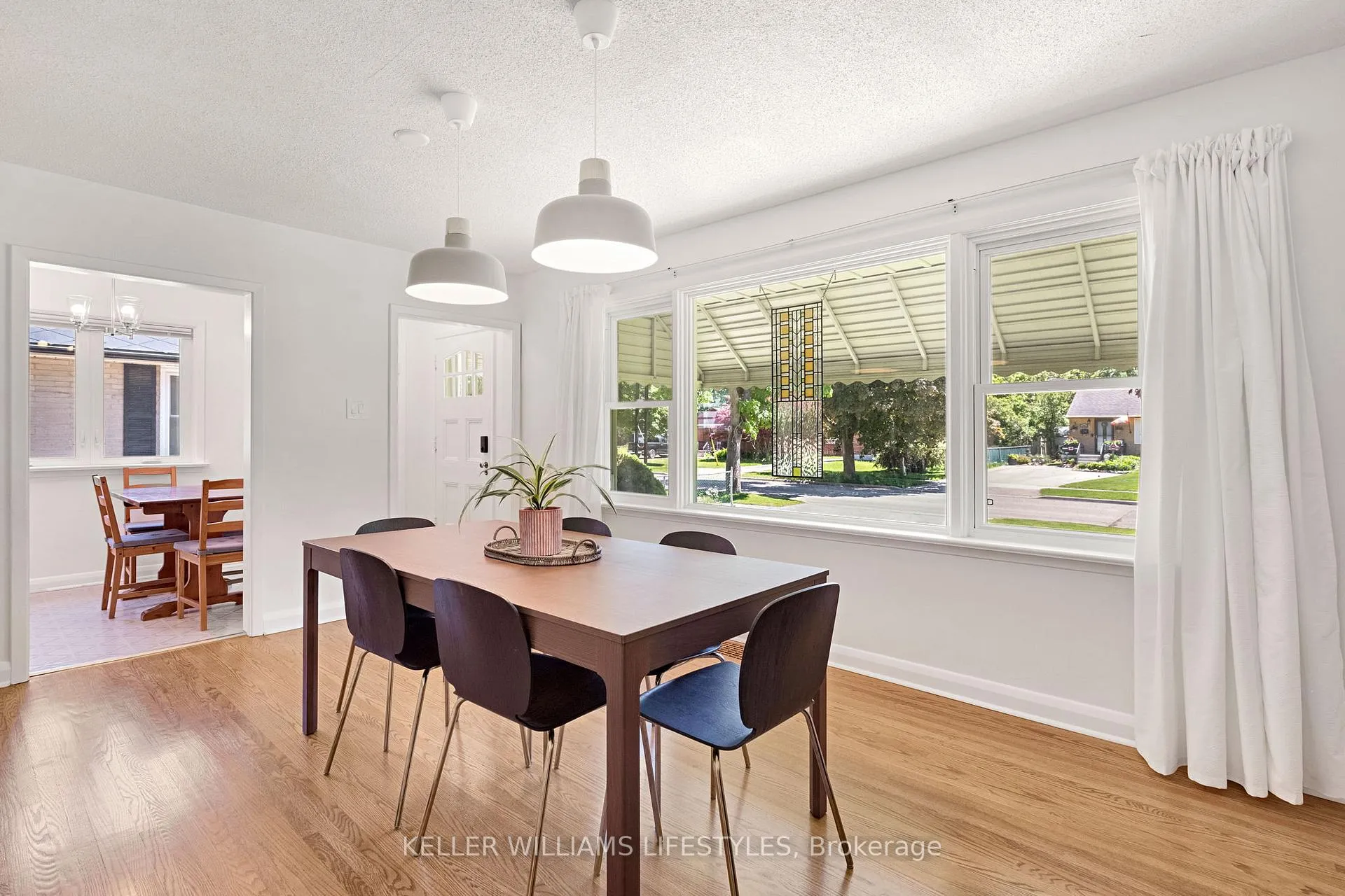Photo 8 of 1880 Herbert Avenue, London, East H — HOMEH
