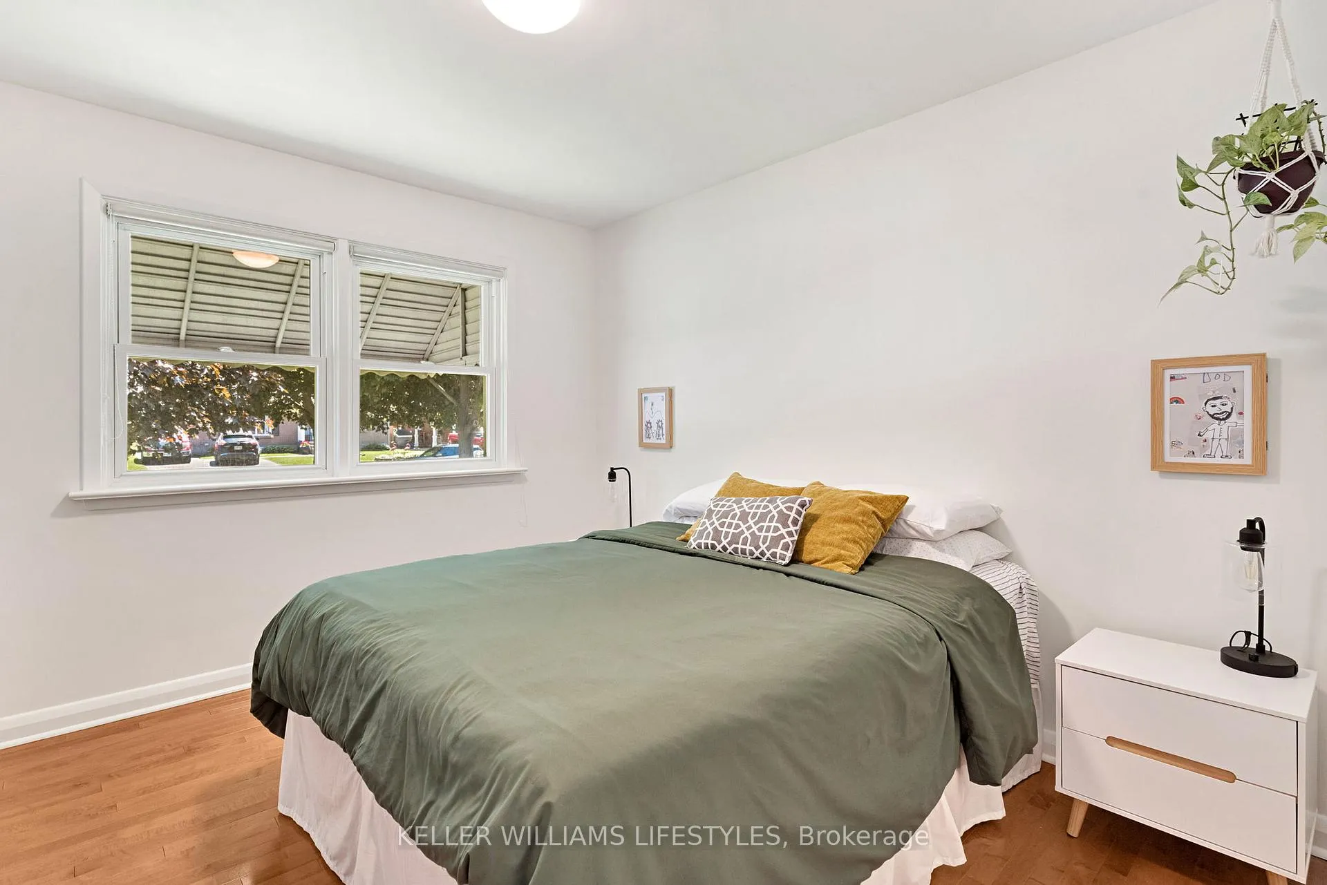 Photo 21 of 1880 Herbert Avenue, London, East H — HOMEH