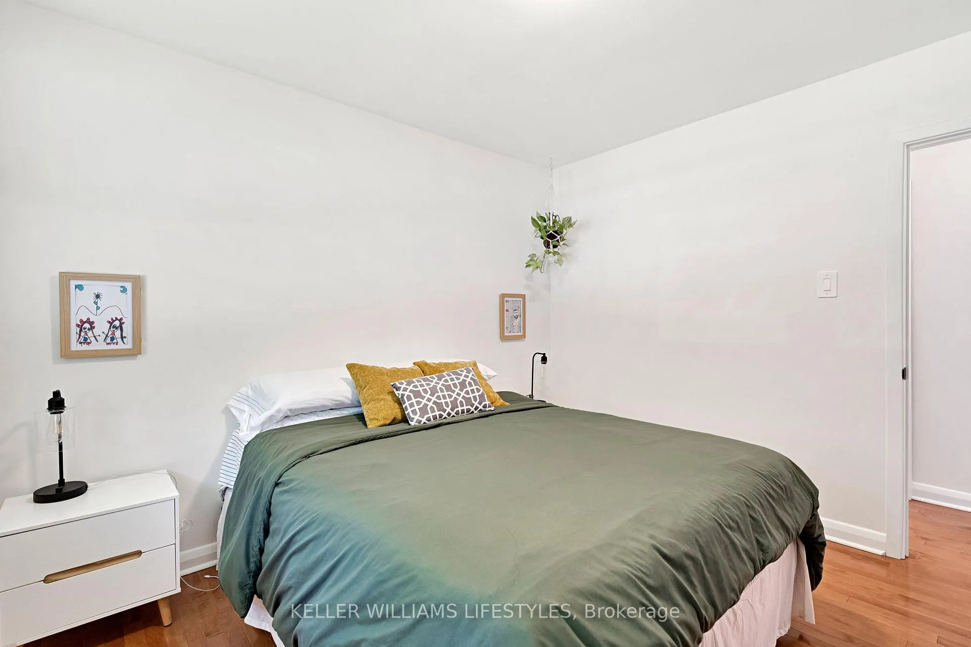 Photo 22 of 1880 Herbert Avenue, London, East H — HOMEH