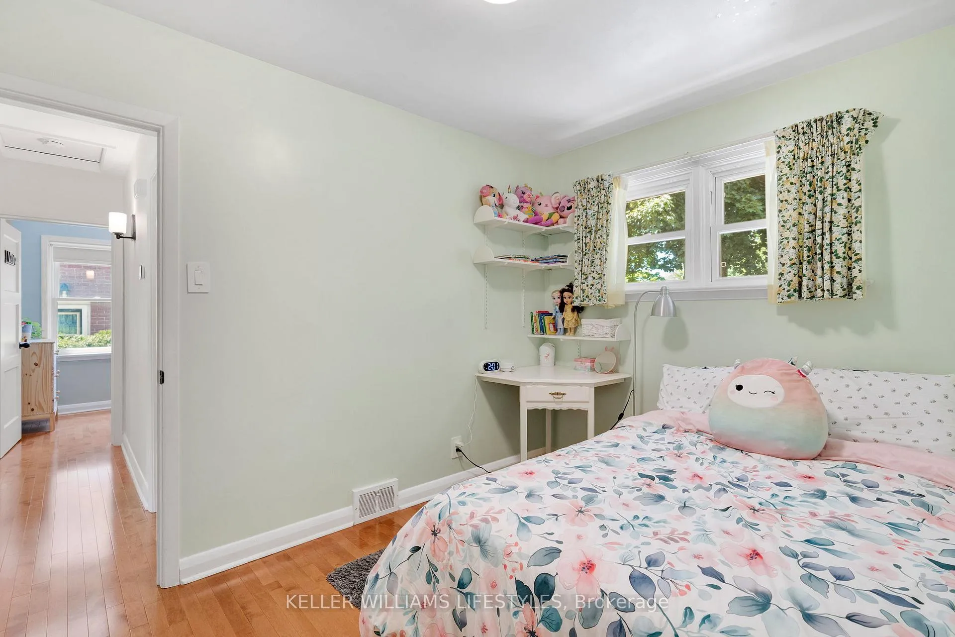 Photo 26 of 1880 Herbert Avenue, London, East H — HOMEH