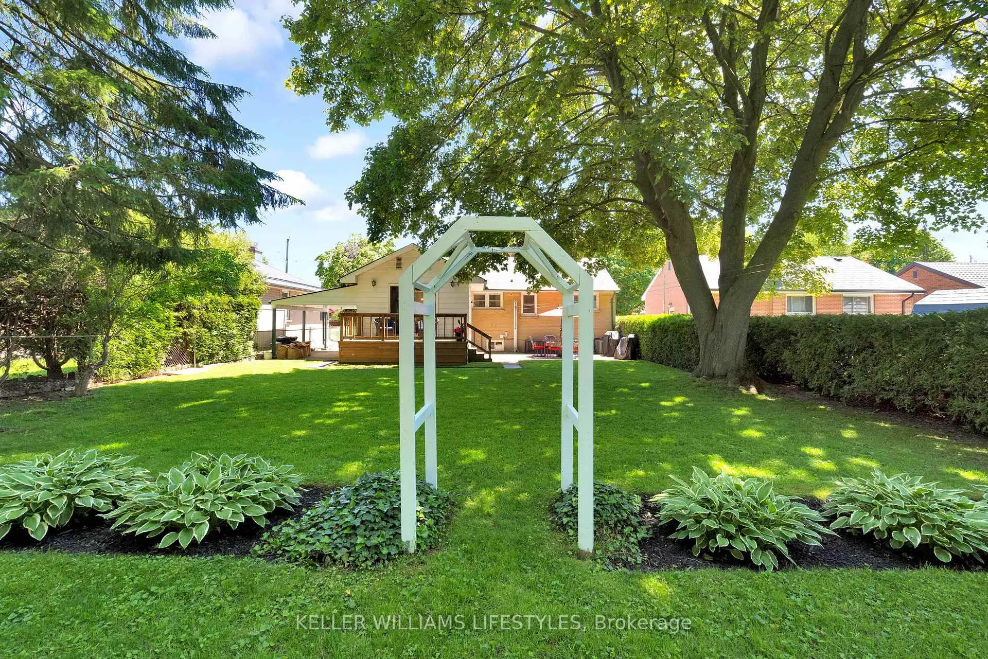 Photo 39 of 1880 Herbert Avenue, London, East H — HOMEH