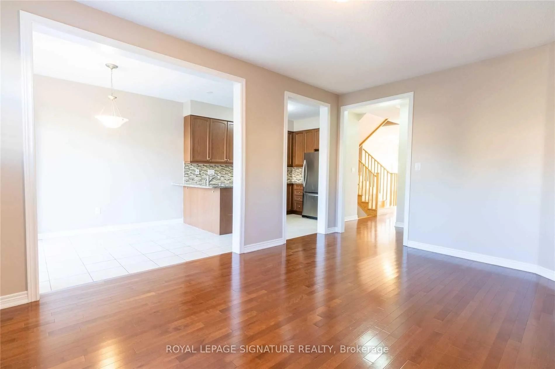 Photo 12 of 128 Holmes Crescent, Milton, Scott — HOMEH