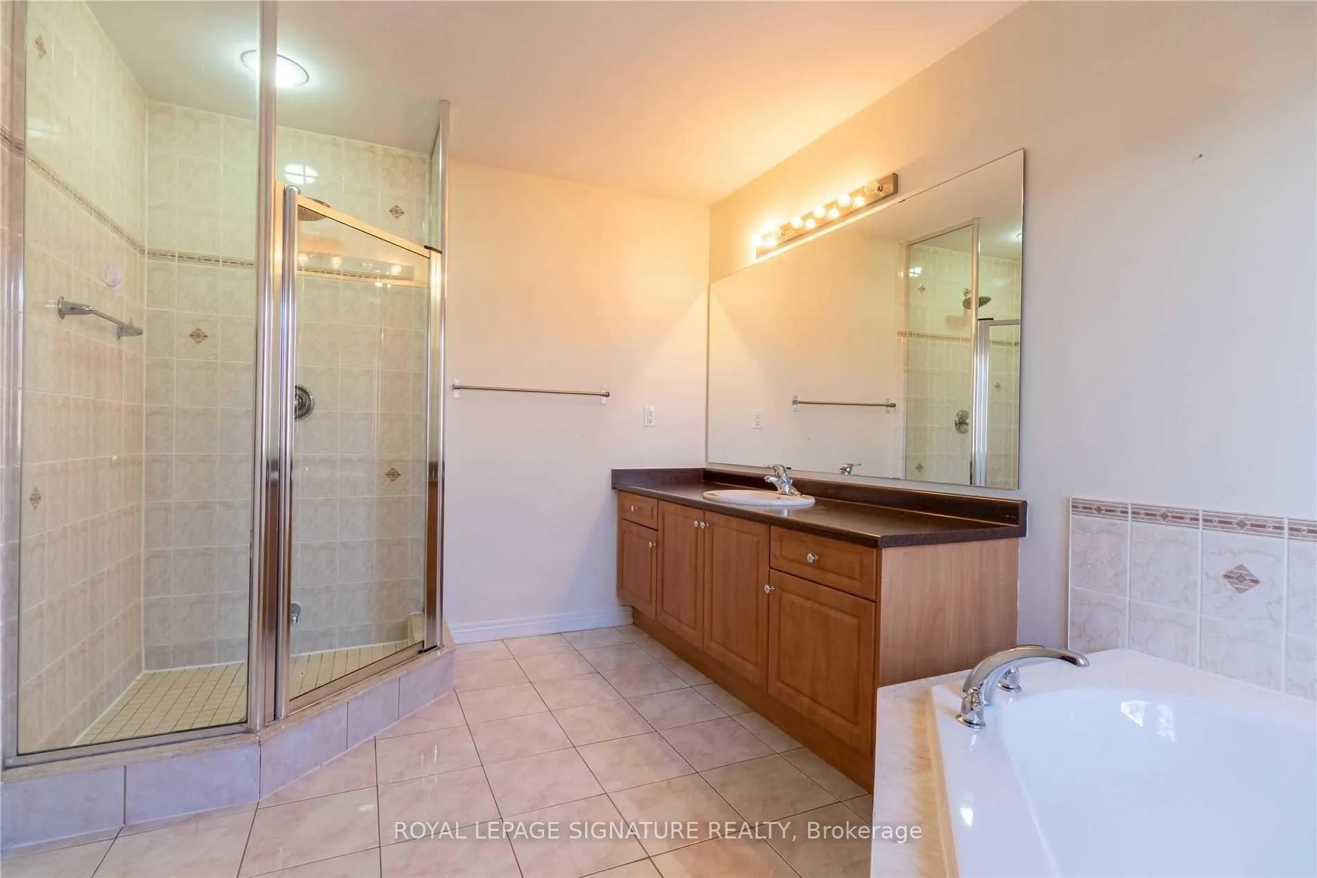 Photo 20 of 128 Holmes Crescent, Milton, Scott — HOMEH