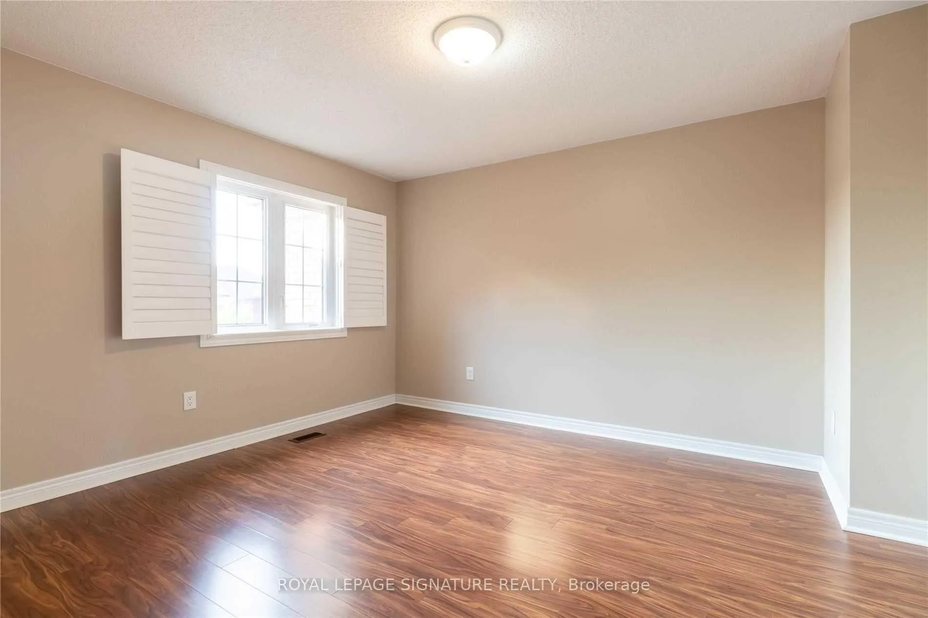 Photo 21 of 128 Holmes Crescent, Milton, Scott — HOMEH